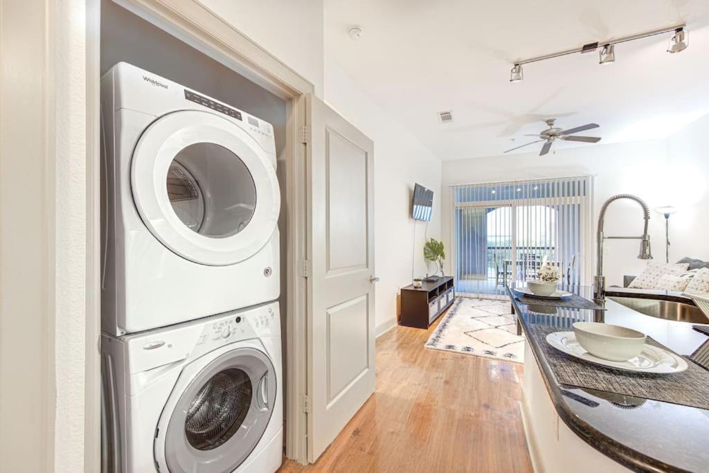 Apartament Chic 1Br Near Nrg With Pool Wifi Freeparking Houston Zewnętrze zdjęcie