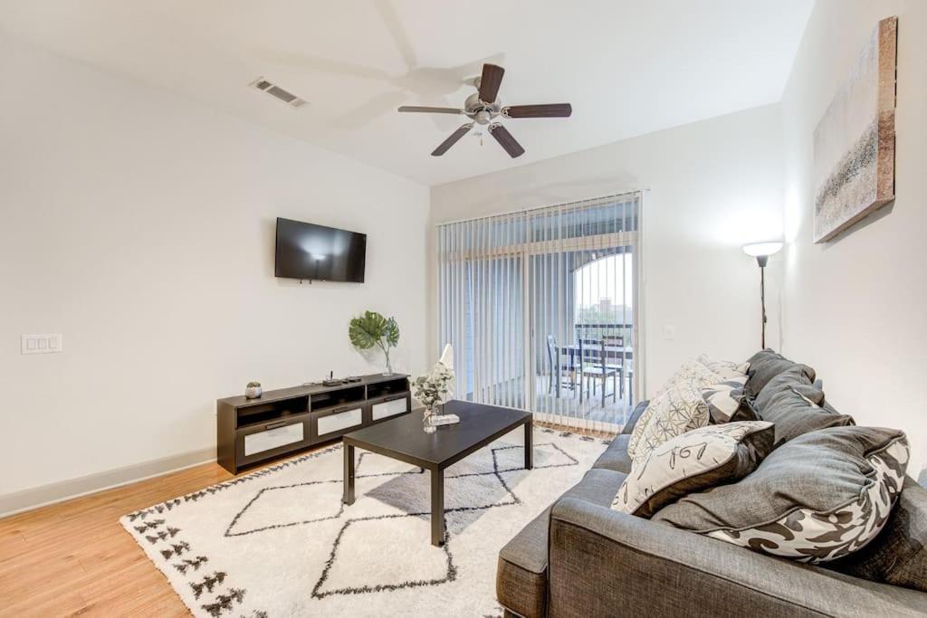 Apartament Chic 1Br Near Nrg With Pool Wifi Freeparking Houston Zewnętrze zdjęcie
