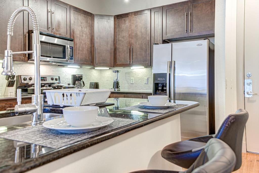 Apartament Chic 1Br Near Nrg With Pool Wifi Freeparking Houston Zewnętrze zdjęcie