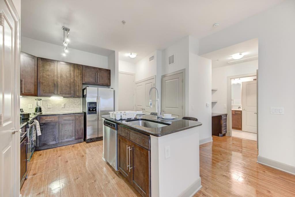 Apartament Chic 1Br Near Nrg With Pool Wifi Freeparking Houston Zewnętrze zdjęcie