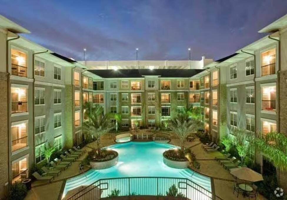 Apartament Chic 1Br Near Nrg With Pool Wifi Freeparking Houston Zewnętrze zdjęcie
